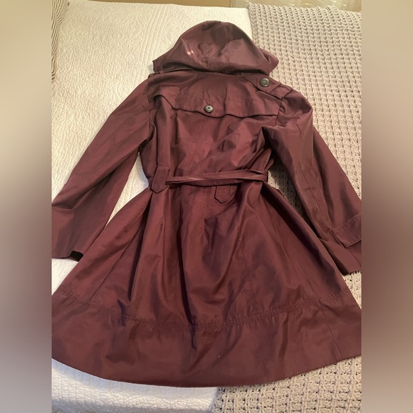 Women’s Jones New York Sport Hooded Trench (plum, size L, pre-owned) - Picture 3 of 6